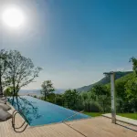 La Pratolina: arredo bordo piscina natural chic