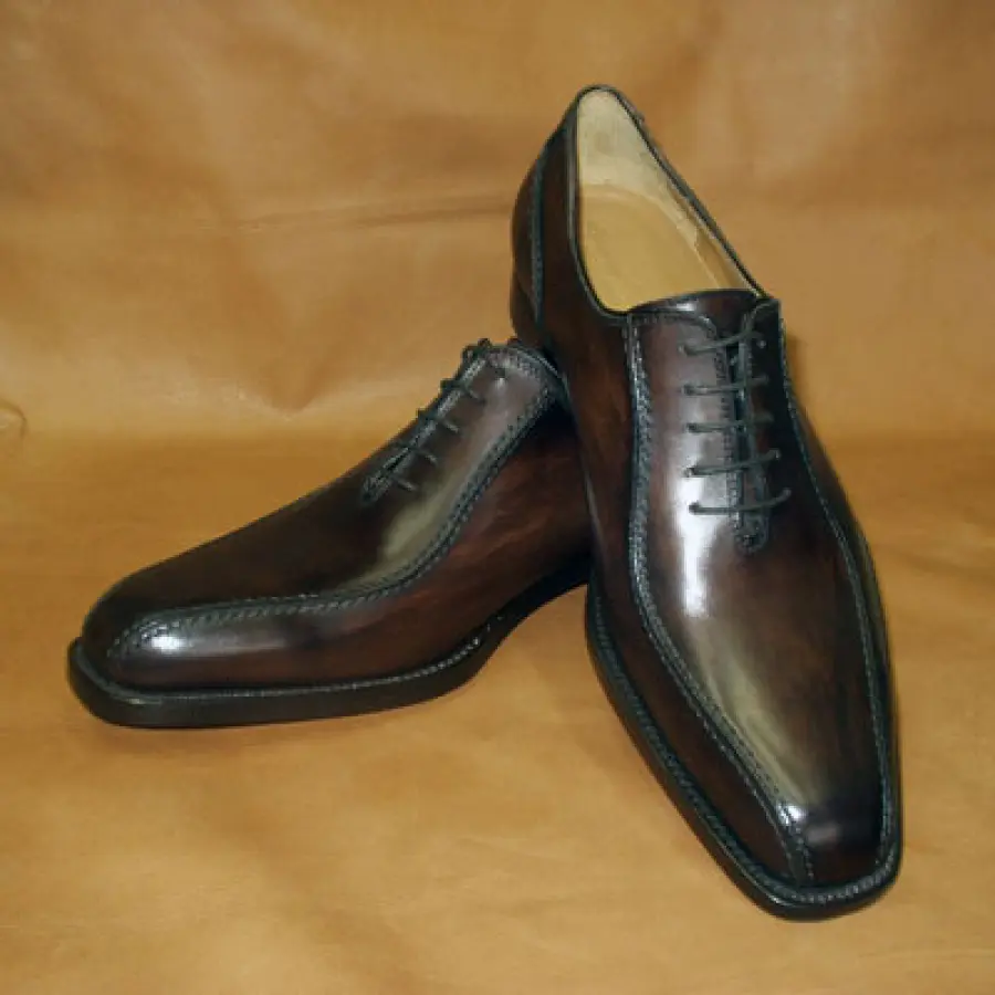 Calzature su misura Made in Italy by Giuseppe Valli, coccolate i vostri piedi